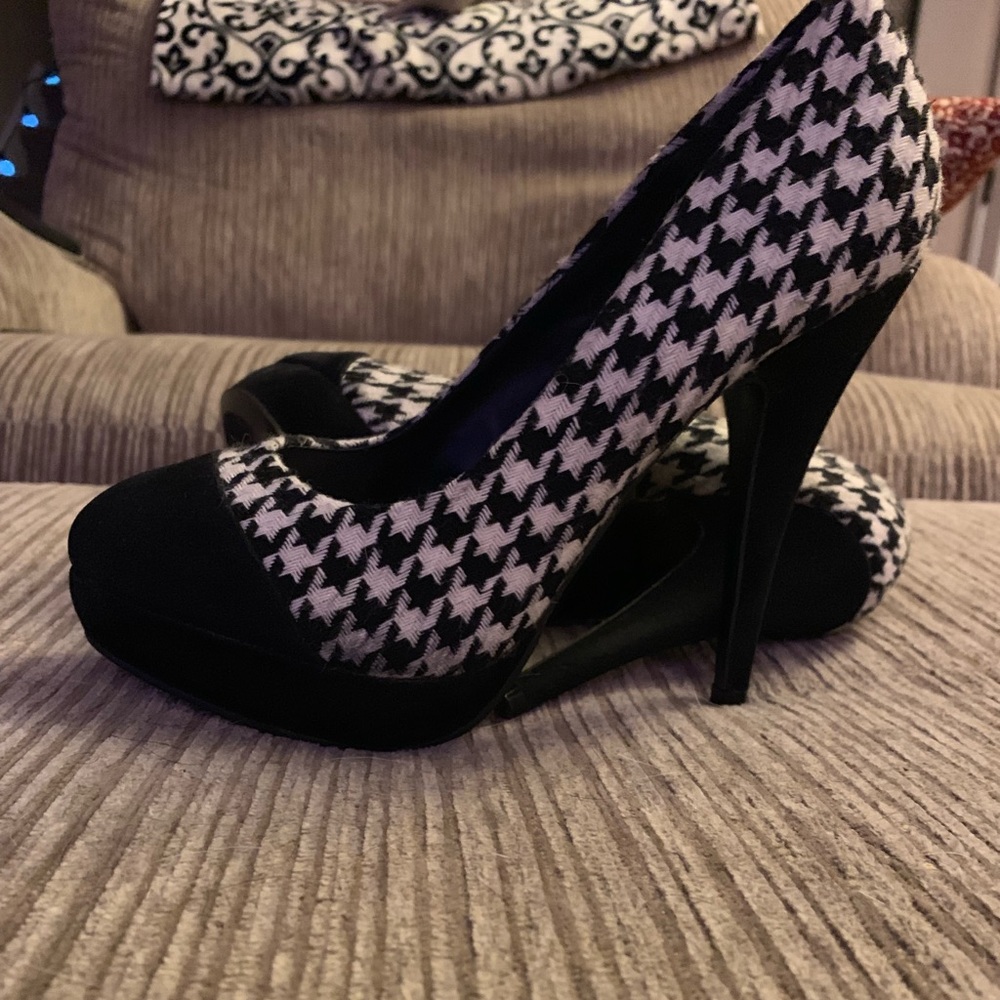 Black and White checkered heels.